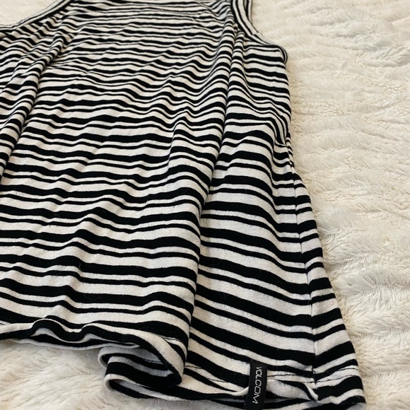 VOLCOM tank top. Size S. Black and White super soft - Picture 7 of 7